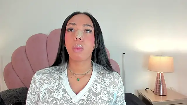 Nicole Paradise online show from 12/01/25, 12:54