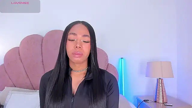 Snapshot of Nicole_Paradise chatting on 03/04/26, 12:55 Nicole Paradise online show from 03/04/26, 12:55