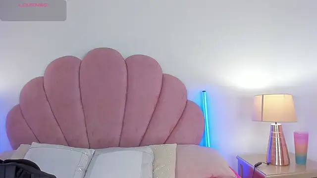 Snapshot of Nicole_Paradise chatting on 03/12/26, 12:55 Nicole Paradise online show from 03/12/26, 12:55