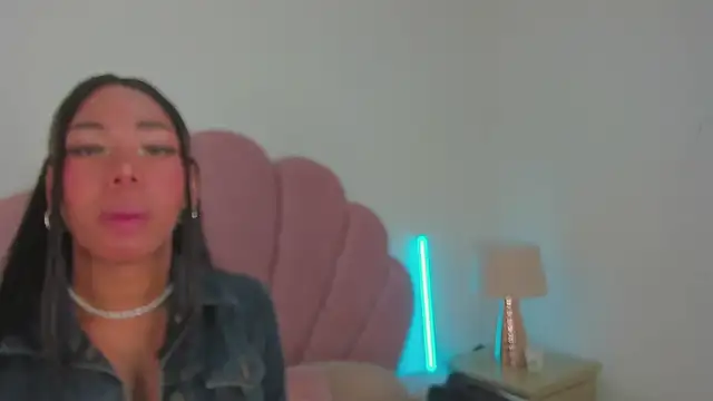 Snapshot of Nicole_Paradise chatting on 04/10/26, 12:54 Nicole Paradise online show from 04/10/26, 12:54