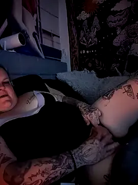 Trans Girl next door420 online show from 02/12/25, 09:52
