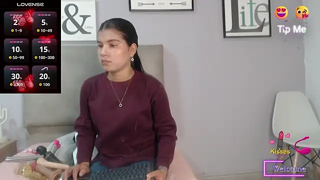 Snapshot of SophiaMeyerst chatting on 06/30/26, 02:40 SophiaMeyerst online show from 06/30/26, 02:40