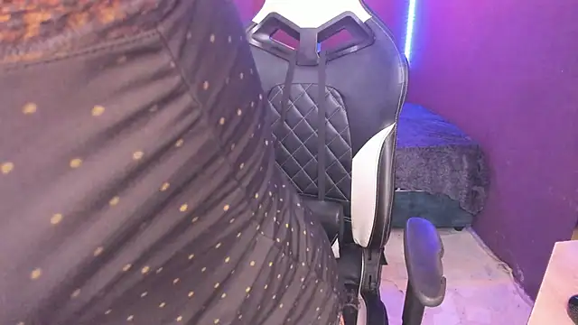 Cumming Tiffani online show from 01/31/25, 08:12