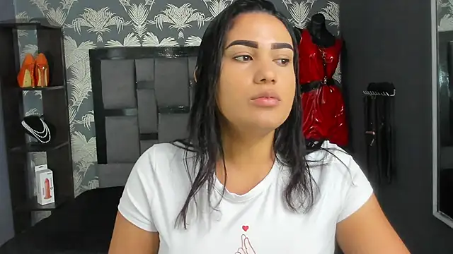 Cumming Tiffani online show from 09/23/25, 12:30