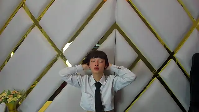 Aurora 18 online show from 12/20/24, 05:40