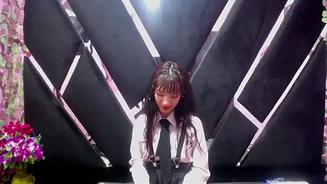 Aurora 18 online show from 03/06/25, 12:21