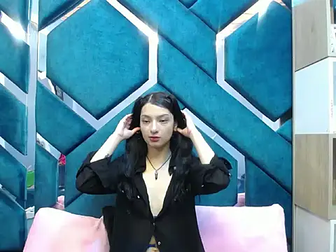 Aurora 18 online show from 09/25/25, 03:27