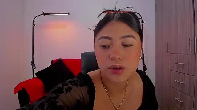 Snapshot of cloy_baby__ chatting on 04/04/26, 12:02 cloy baby online show from 04/04/26, 12:02