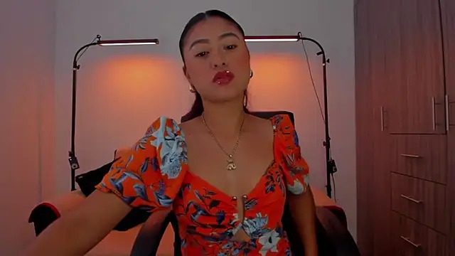 Snapshot of cloy_baby__ chatting on 04/06/26, 11:22 cloy baby online show from 04/06/26, 11:22