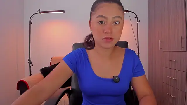 Snapshot of cloy_baby__ chatting on 04/08/26, 11:43 cloy baby online show from 04/08/26, 11:43