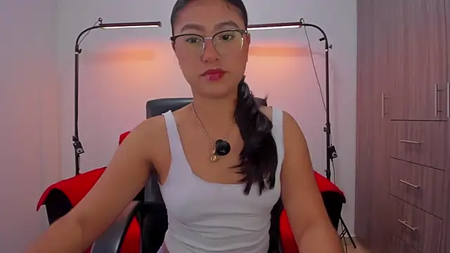 Snapshot of cloy_baby__ chatting on 04/14/26, 11:38 cloy baby online show from 04/14/26, 11:38