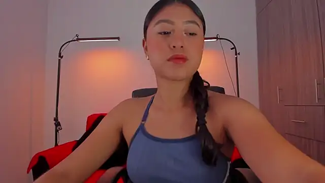 Snapshot of cloy_baby__ chatting on 04/15/26, 12:34 cloy baby online show from 04/15/26, 12:34