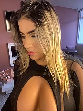 MiaWhitePink  online show from 02/14/25, 11:42