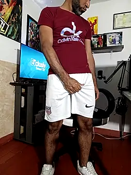 Snapshot of Enriblack92 chatting on 04/20/26, 01:08 Enriblack92 online show from 04/20/26, 01:08