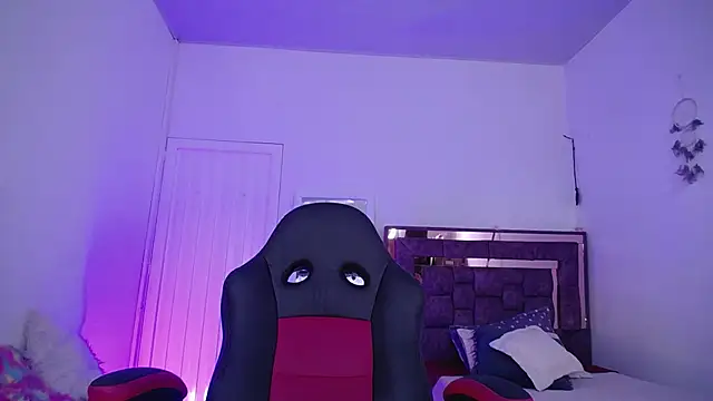 Snapshot of alejandrafitt chatting on 10/25/25, 04:35 alejandrafitt online show from 10/25/25, 04:35