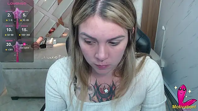 Snapshot of Paula_b_ chatting on 06/22/26, 12:46 Paula b online show from 06/22/26, 12:46