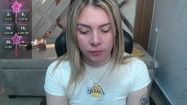 Snapshot of Paula_b_ chatting on 07/02/26, 12:55 Paula b online show from 07/02/26, 12:55