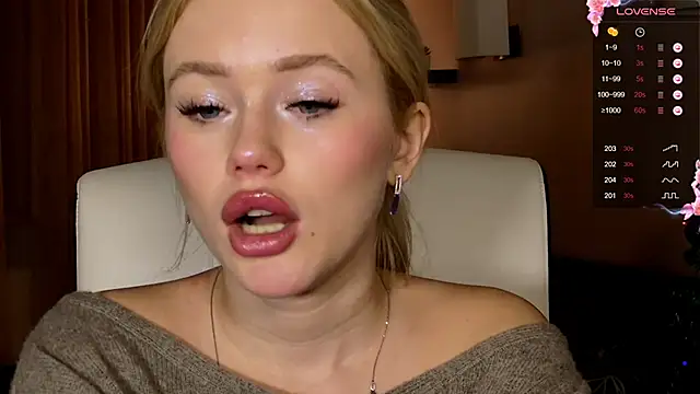 LexieLoree online show from 12/19/24, 07:29