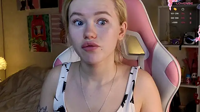 LexieLoree online show from 02/05/25, 03:34