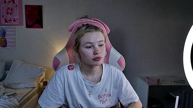 LexieLoree online show from 02/09/25, 10:42