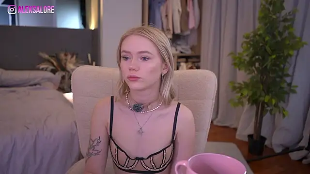 LexieLoree online show from 03/28/26, 03:17