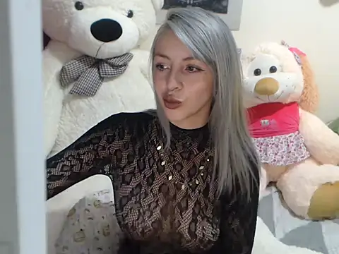 Snapshot of MOLLY4444 chatting on 02/11/26, 12:15 MOLLY4444 online show from 02/11/26, 12:15