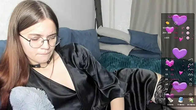 lina haall online show from 01/09/25, 03:44