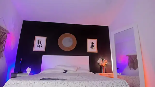 VioletPaket online show from 10/27/25, 01:48