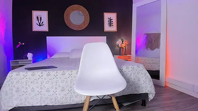 VioletPaket online show from 11/09/25, 02:15