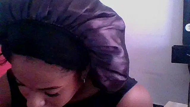 Kitra New online show from 12/17/25, 01:50