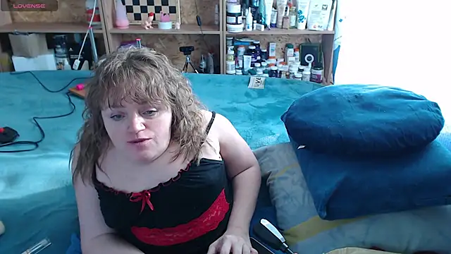 MiniNatalie online show from 10/14/25, 07:53