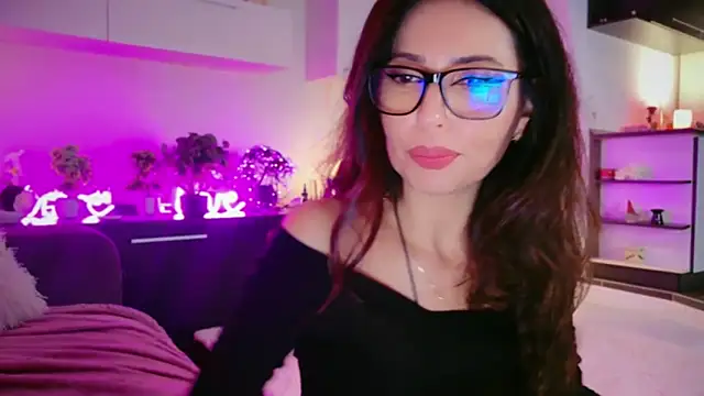 Snapshot of MissSmiley26 chatting on 03/06/26, 10:06 MissSmiley26 online show from 03/06/26, 10:06