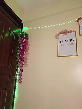 Snapshot of Lucyy1 chatting on 04/04/26, 10:07 Lucyy1 online show from 04/04/26, 10:07