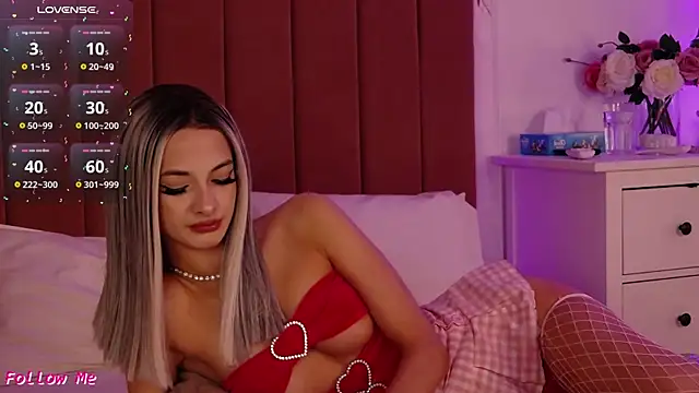 Snapshot of PinkySparks chatting on 02/25/26, 07:01 PinkySparks online show from 02/25/26, 07:01