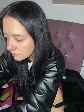 Isabella 21x online show from 02/24/25, 03:42