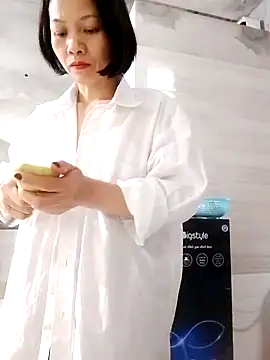 Snapshot of Aninyin22 chatting on 02/28/25, 02:09 Aninyin22 online show from 02/28/25, 02:09