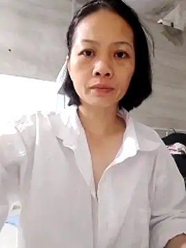 Snapshot of Aninyin22 chatting on 10/23/25, 11:46 Aninyin22 online show from 10/23/25, 11:46