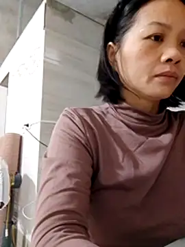 Snapshot of Aninyin22 chatting on 11/04/25, 12:21 Aninyin22 online show from 11/04/25, 12:21