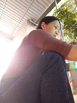 Snapshot of Aninyin22 chatting on 11/26/25, 01:17 Aninyin22 online show from 11/26/25, 01:17