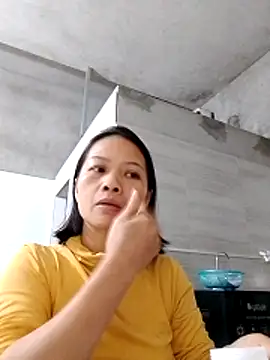 Snapshot of Aninyin22 chatting on 12/14/25, 12:27 Aninyin22 online show from 12/14/25, 12:27