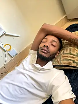 Snapshot of Dawi3 chatting on 09/16/25, 06:58 Dawi3 online show from 09/16/25, 06:58