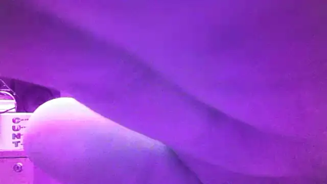 Snapshot of oldenglishguy chatting on 03/22/26, 10:51 oldenglishguy online show from 03/22/26, 10:51