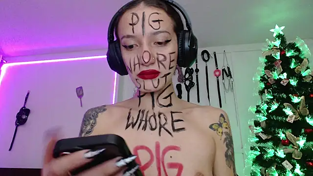 Snapshot of Eloise-brown chatting on 12/09/24, 08:22 Eloise-brown online show from 12/09/24, 08:22