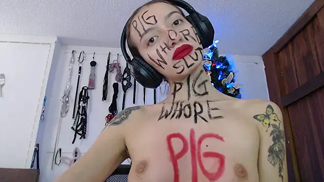 Snapshot of Eloise-brown chatting on 12/09/24, 08:54 Eloise-brown online show from 12/09/24, 08:54