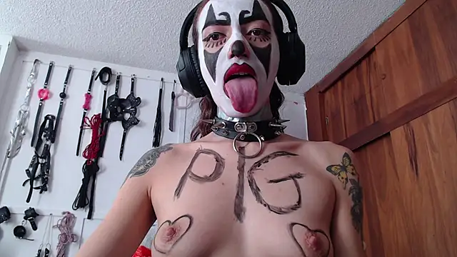 Snapshot of Eloise-brown chatting on 12/24/24, 07:33 Eloise-brown online show from 12/24/24, 07:33