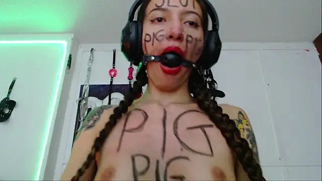 Snapshot of Eloise-brown chatting on 01/24/25, 12:42 Eloise-brown online show from 01/24/25, 12:42