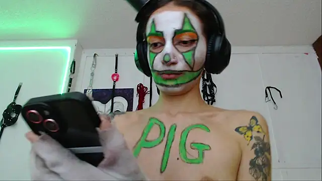 Snapshot of Eloise-brown chatting on 02/01/25, 06:21 Eloise-brown online show from 02/01/25, 06:21