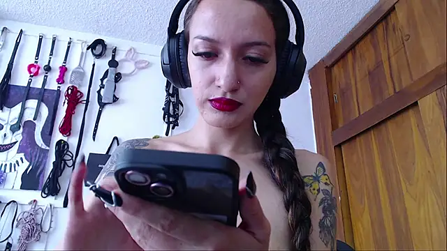 Snapshot of Eloise-brown chatting on 02/09/25, 08:24 Eloise-brown online show from 02/09/25, 08:24