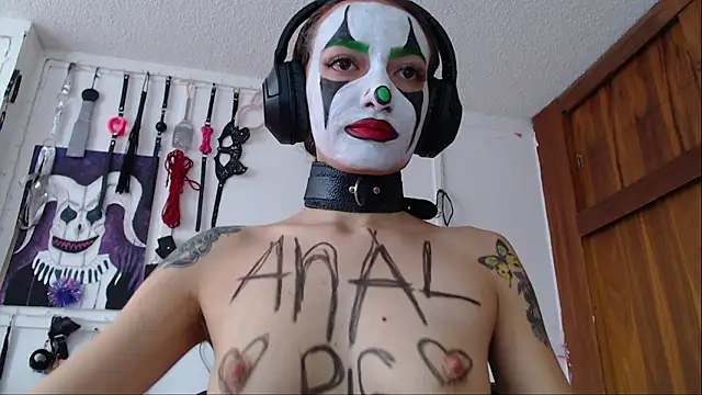 Snapshot of Eloise-brown chatting on 03/02/25, 05:25 Eloise-brown online show from 03/02/25, 05:25