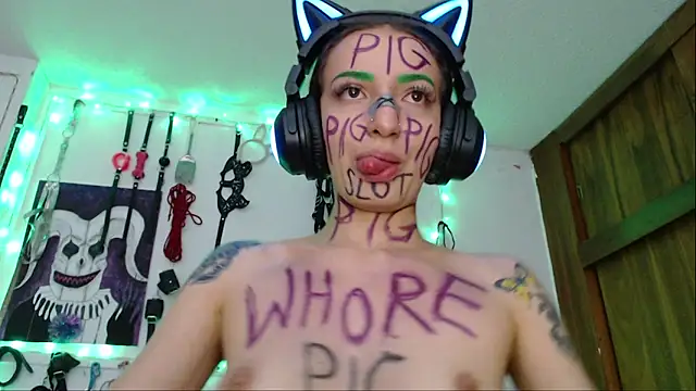 Snapshot of Eloise-brown chatting on 03/09/25, 01:56 Eloise-brown online show from 03/09/25, 01:56